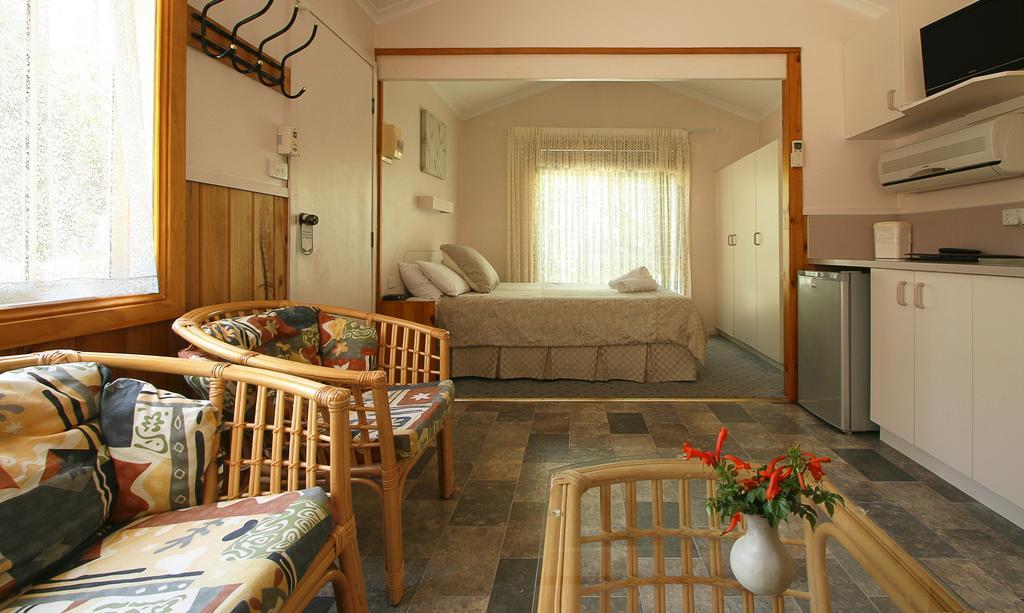Chalet Swisse Spa Malua Bay Exterior photo